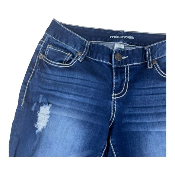 Maurices Womens Distressed Blue Denim Capri Jeans Size 7/8 Embroidered Pockets - Picture 11 of 13